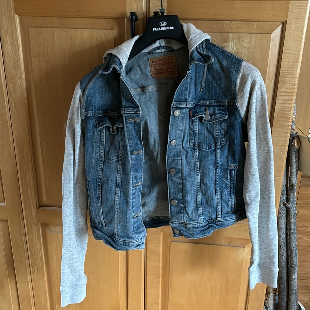 Levi’s Jeans Hooded Trucker Jacket